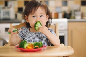 Không Cho Trẻ Ăn Tất Cả Đồ Ăn Vặt