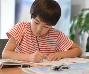 Nói chuyện linh hoạt, biểu cảm đa dạng